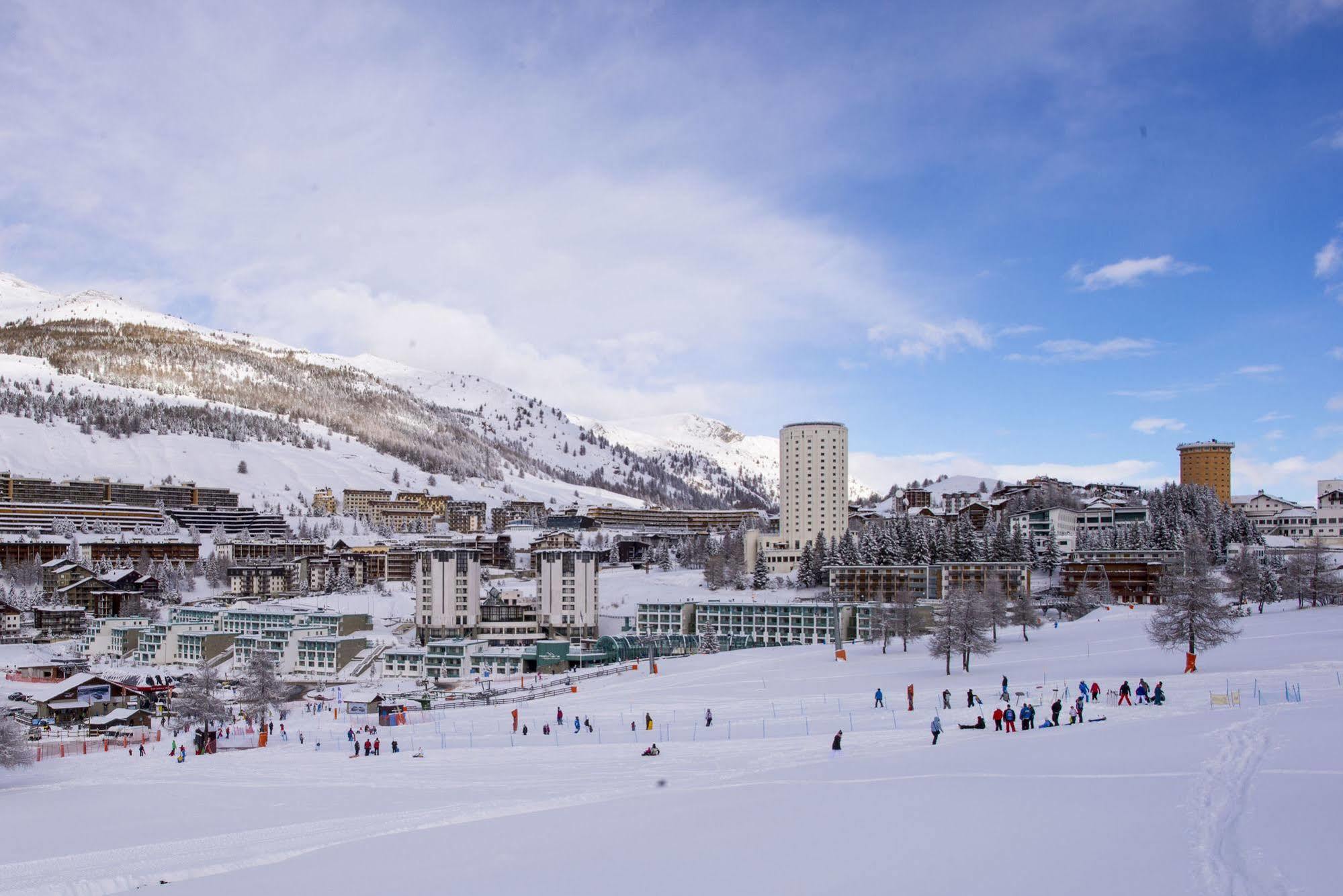 Olimpic Village Th Sestriere Apartments Buitenkant foto