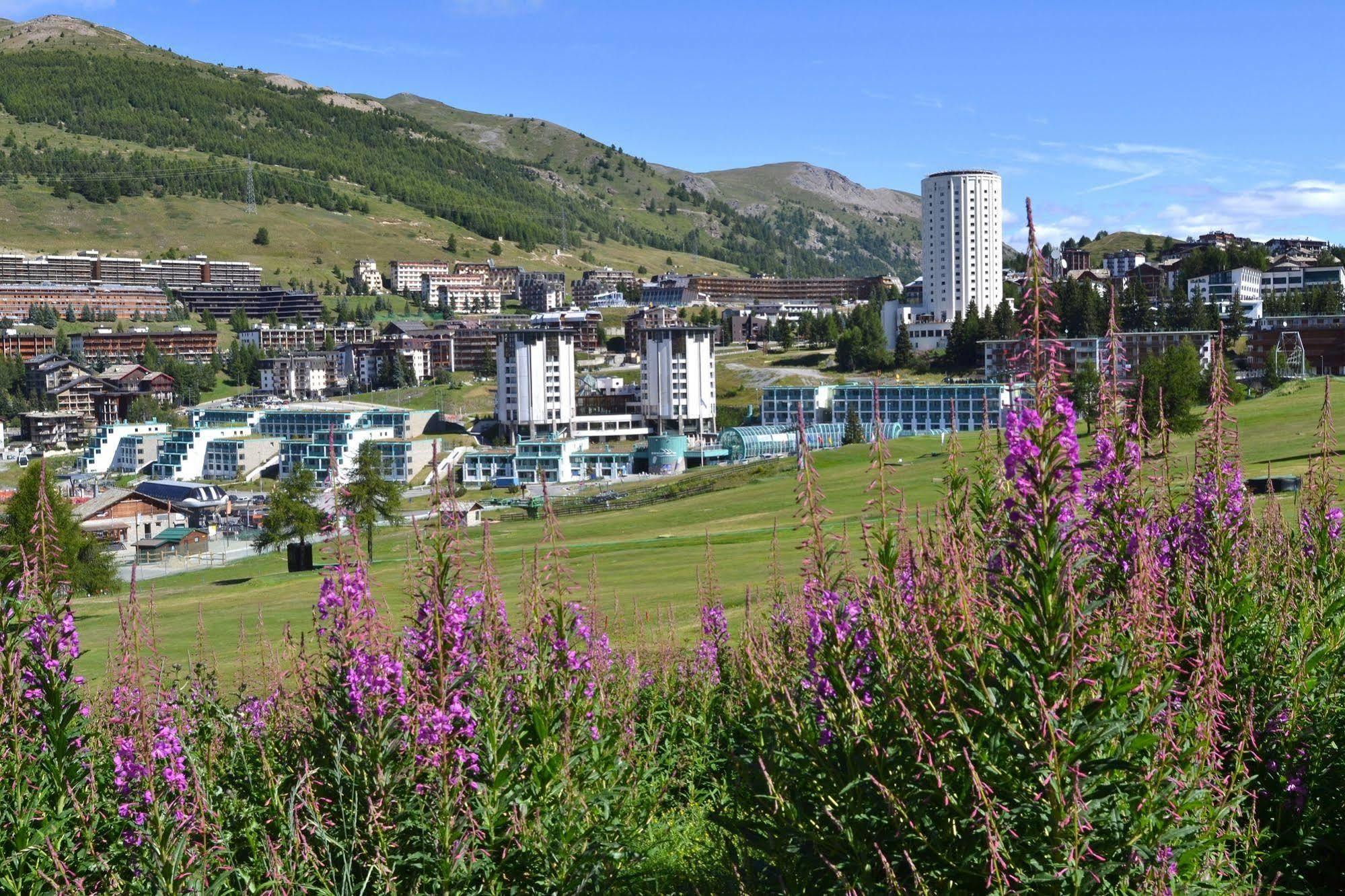 Olimpic Village Th Sestriere Apartments Buitenkant foto