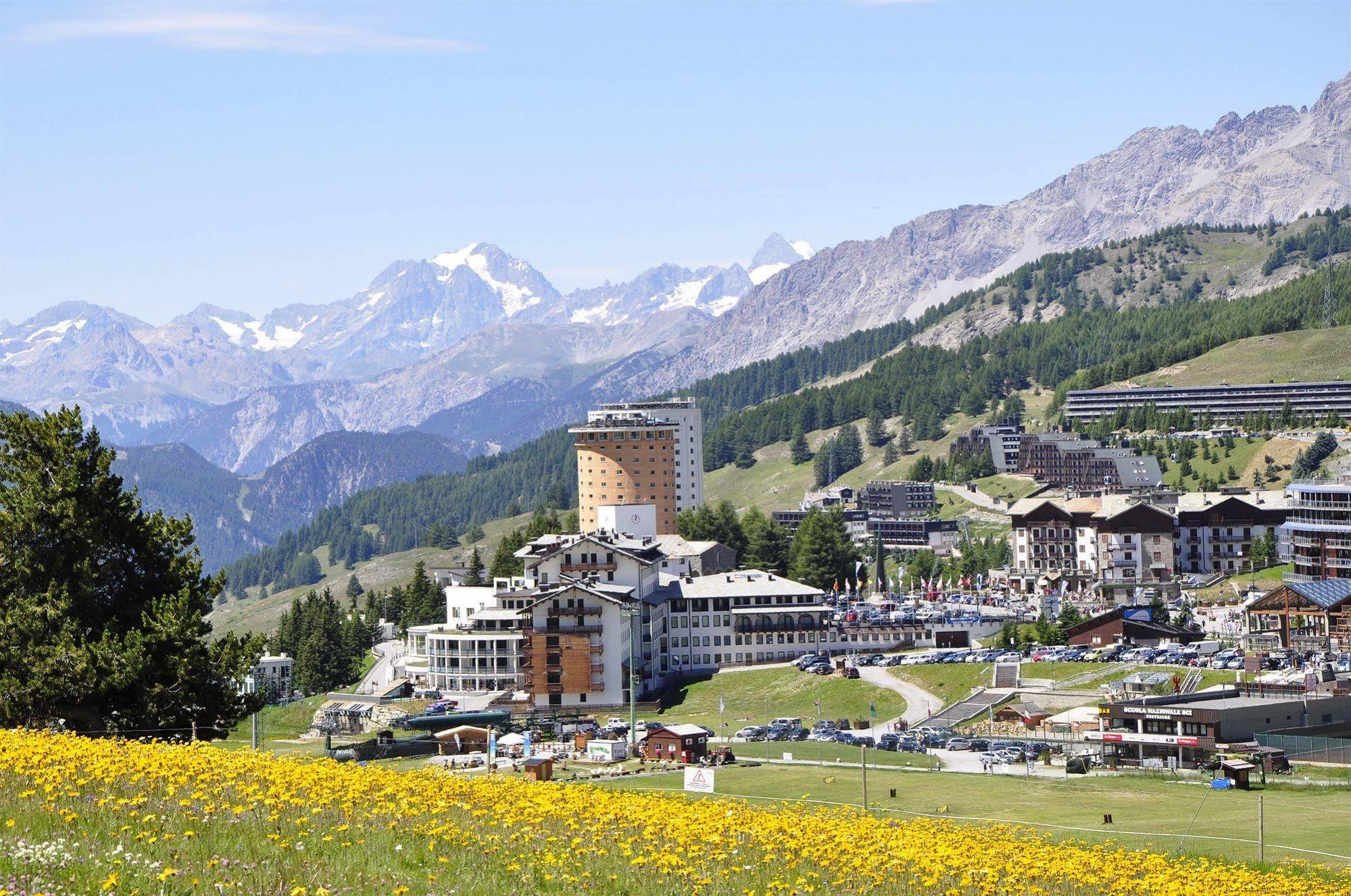 Olimpic Village Th Sestriere Apartments Buitenkant foto